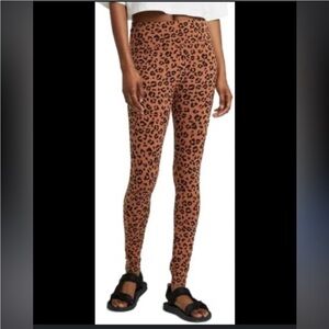 Wild Fable High Waisted Classic Leggings Size Small in Brown Leopard Print